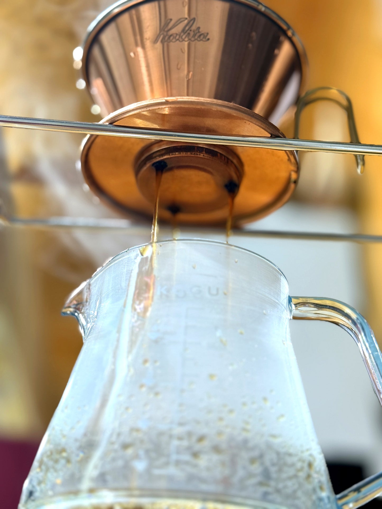 ハンドドリップ抽出シーン